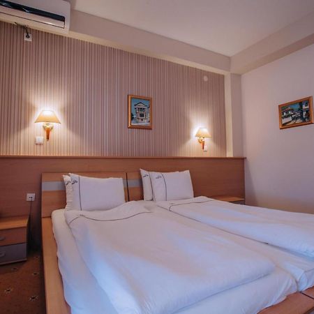 Hotel Filip Ohrid Extérieur photo