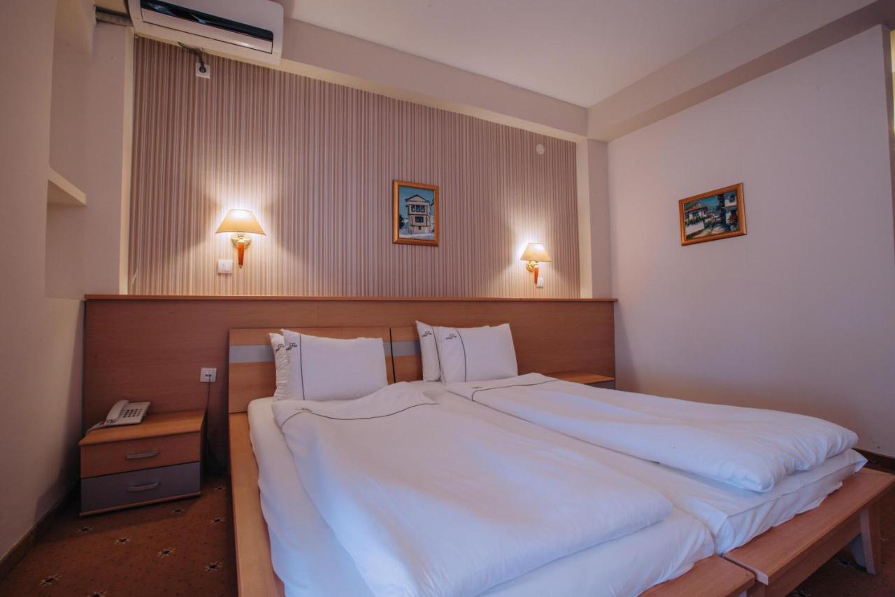 Hotel Filip Ohrid Extérieur photo
